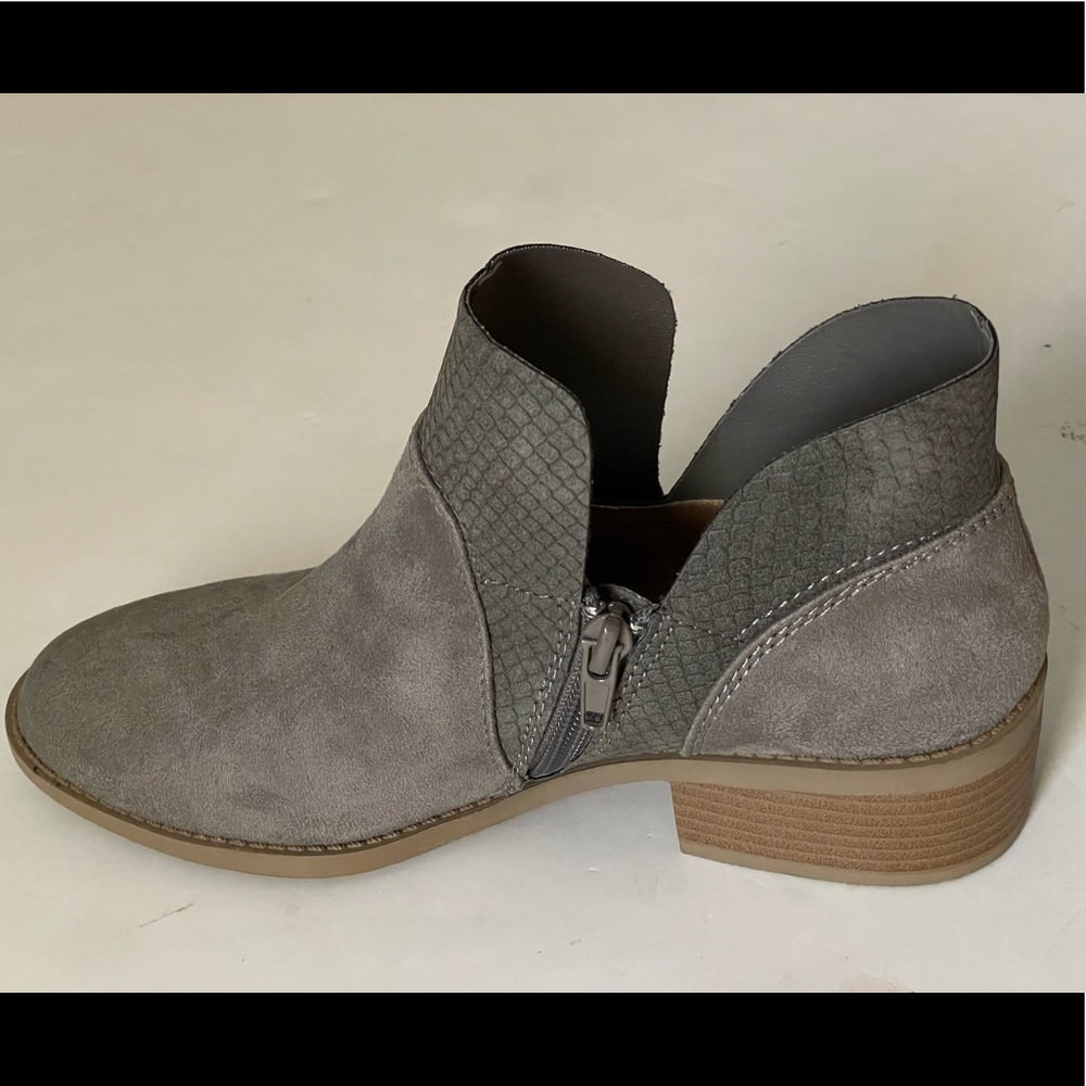 American Eagle Suede Ankle Booties Sz 6.5